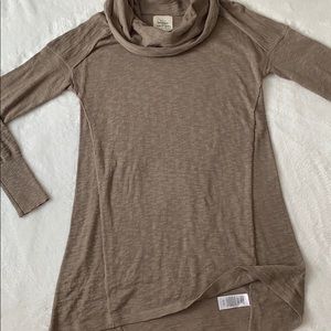 BNWT -“BETWEEN YOU AND ME” TAUPE OVERSIZED SWEATER